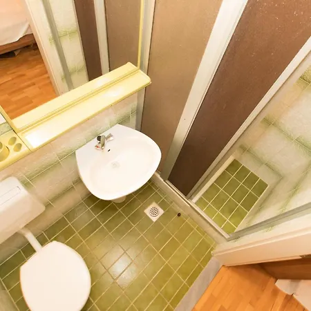 Vele Макарська