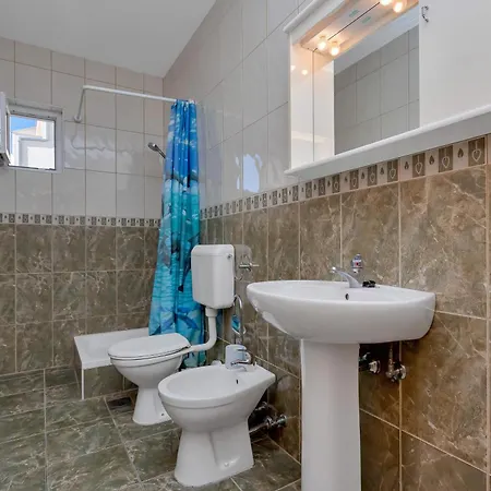 Vele Макарська