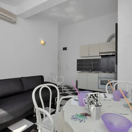 Vele Апартаменты Макарска